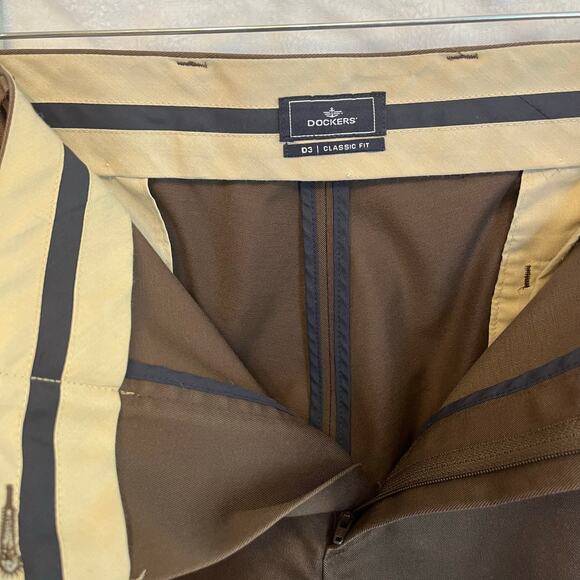 Dockers men’s brown slacks size 38X32 preowned good condition - Picture 4 of 4